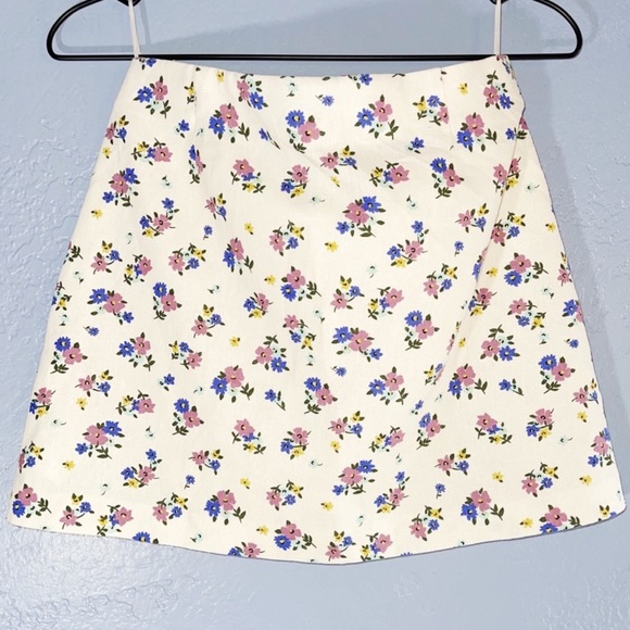 Zara Floral Linen Mini Skirt Size Medium Bloggers Favorite - Picture 3 of 6